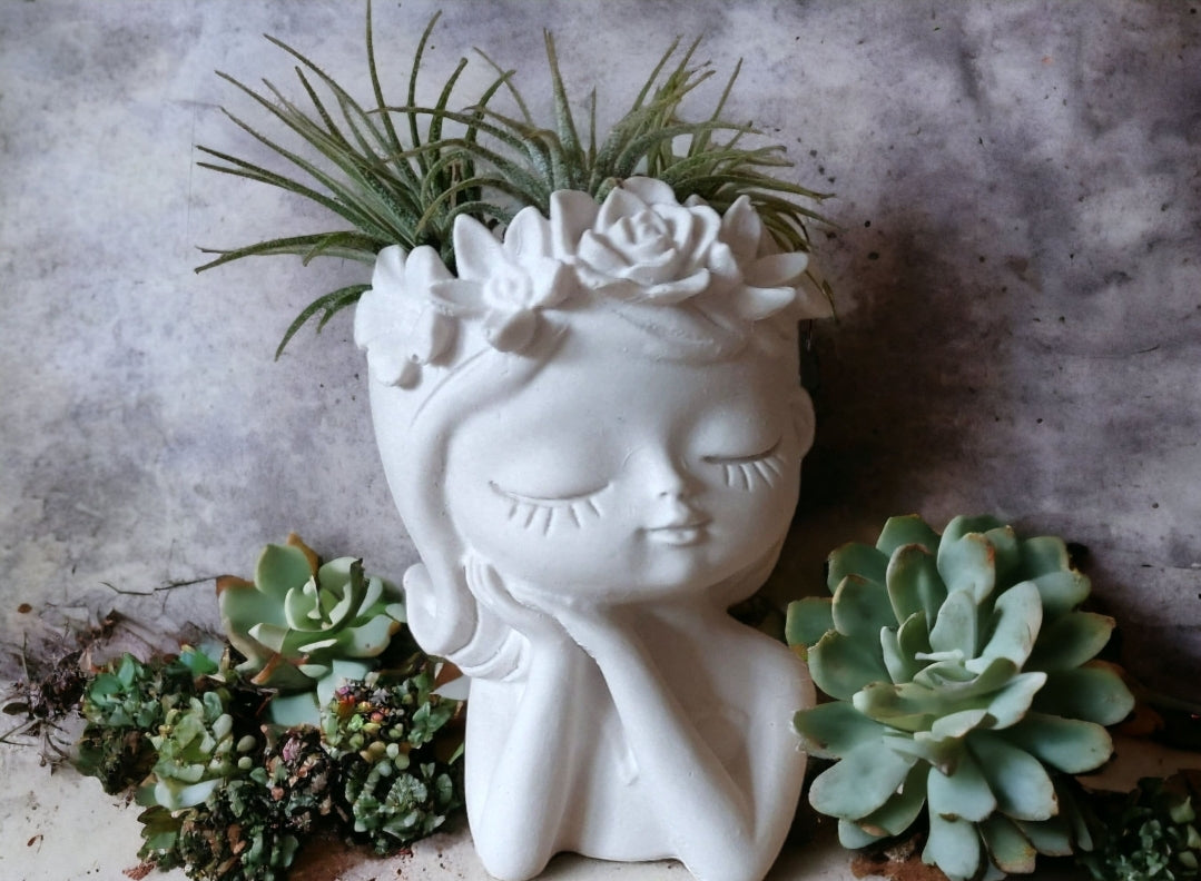 Raysin Vase, Blumenmädchen, Blumenvase, Mädchenkopf, Muttertag, Dekofigur, Trockenblumen, Wohndeko, Fensterdeko, Tischdeko - Makrameelilifee