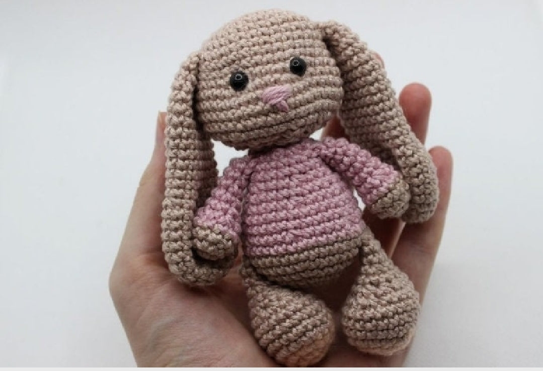 Super süße Amigurumi Hasen, Osterhase, Präsent, Gastgebergeschenk, Geschenk zu Ostern, Osterdeko Oster Mitbringsel, Schlappohrhase - Makrameelilifee