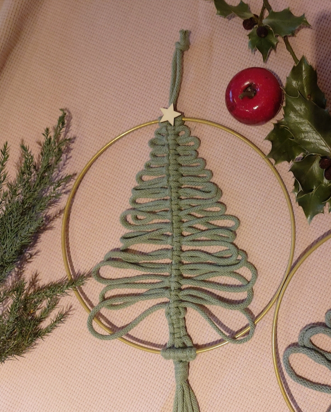 Makramee Tannenbaum Christbaum im Ring, Türkranz, Weihnachten, Boho, Wohndeko, Weihnachtsdeko, Fensterdekoration, Adventskranz